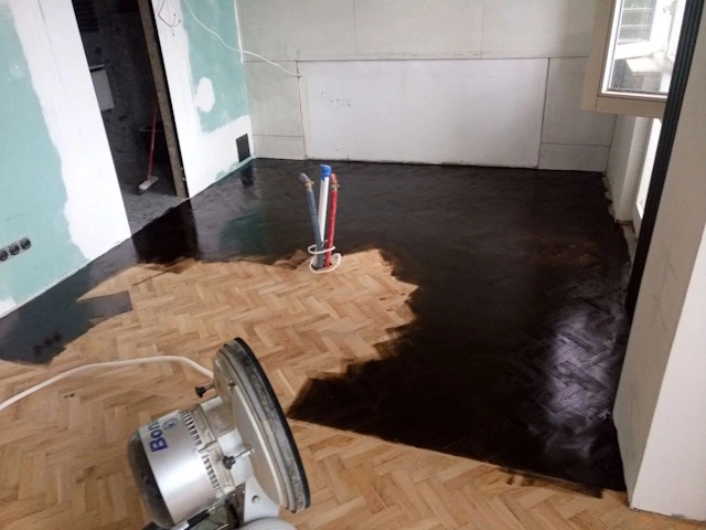 Barwienie Parkietu